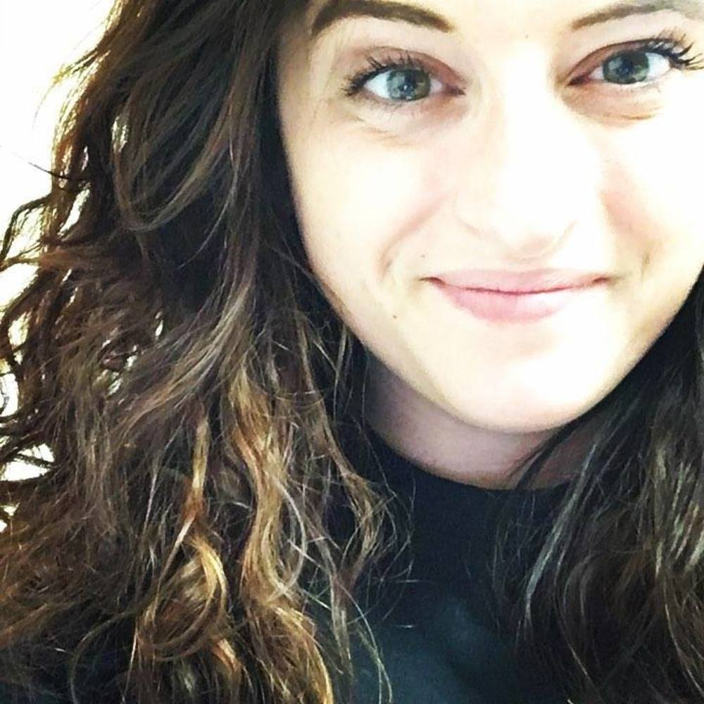 Meet your Posher, Caitlin